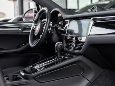 2023 Porsche Macan Macan T (MY23)