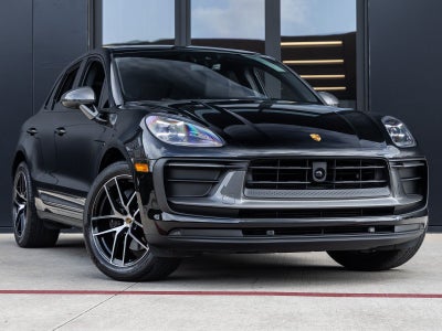 2023 Porsche Macan Macan T (MY23)