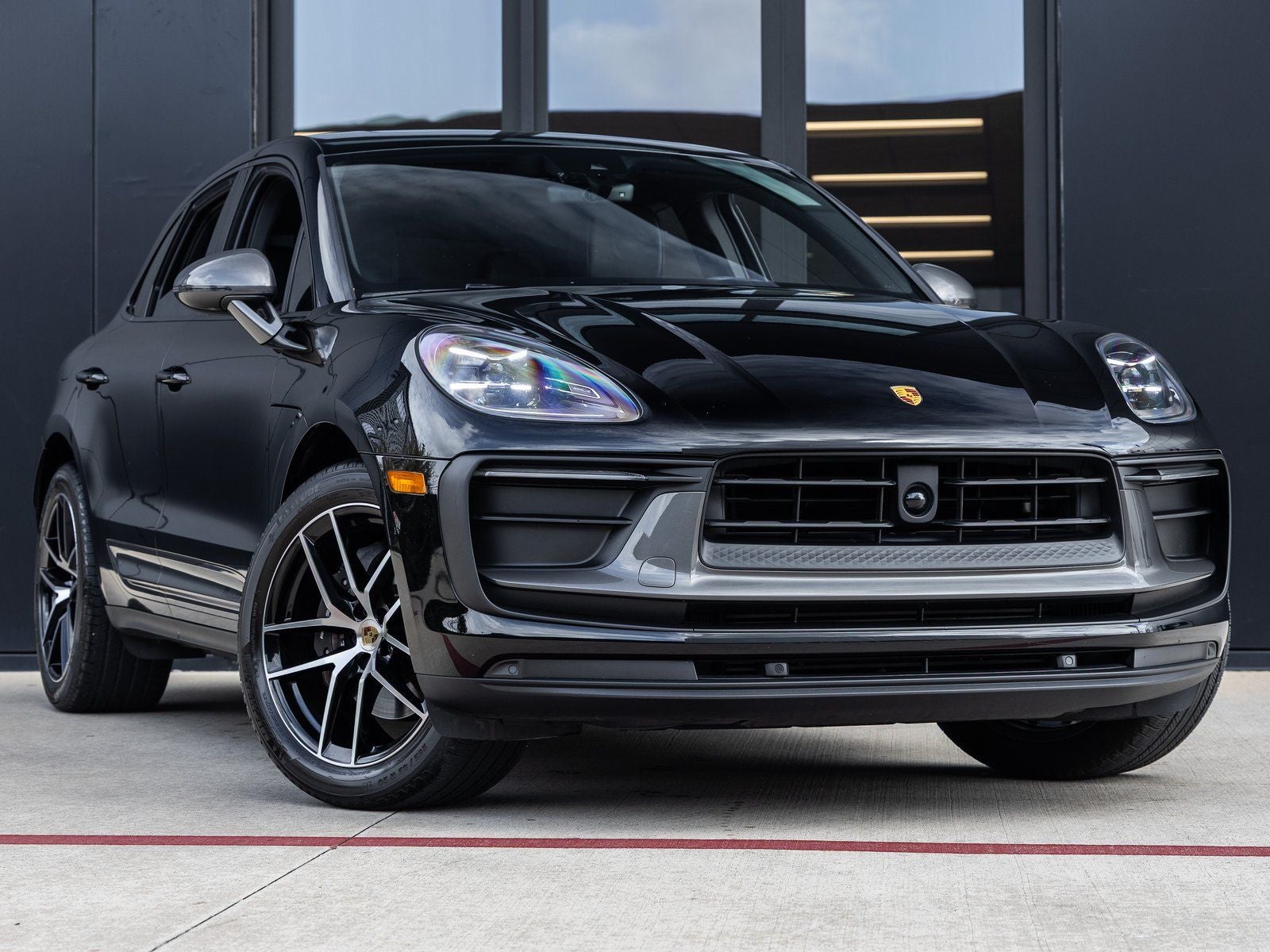 2023 Porsche Macan Macan T (MY23)