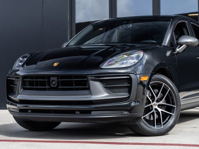 2023 Porsche Macan Macan T (MY23)