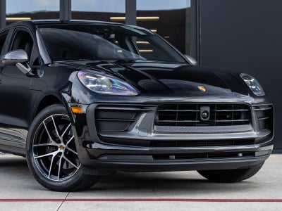2023 Porsche Macan Macan T (MY23)