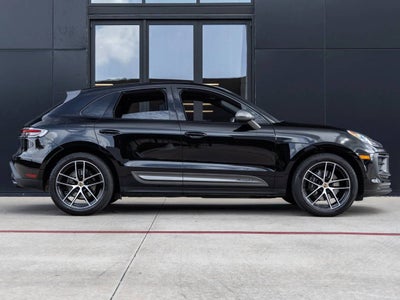 2023 Porsche Macan Macan T (MY23)