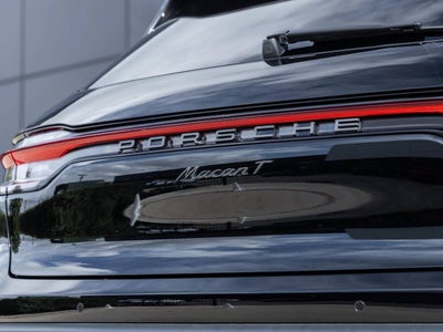 2023 Porsche Macan Macan T (MY23)
