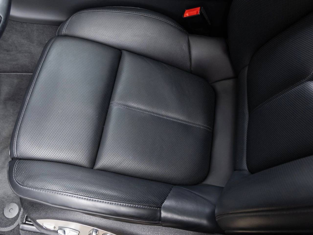 2023 Porsche Macan Macan T (MY23)