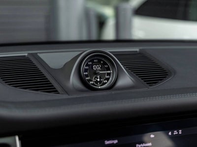 2023 Porsche Macan Macan T (MY23)