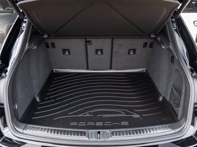 2023 Porsche Macan Macan T (MY23)