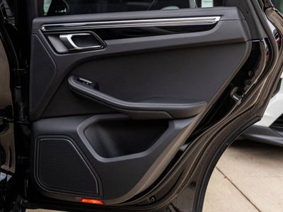 2023 Porsche Macan Macan T (MY23)