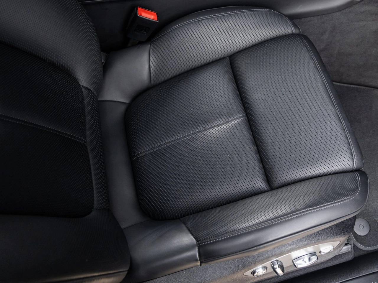 2023 Porsche Macan Macan T (MY23)