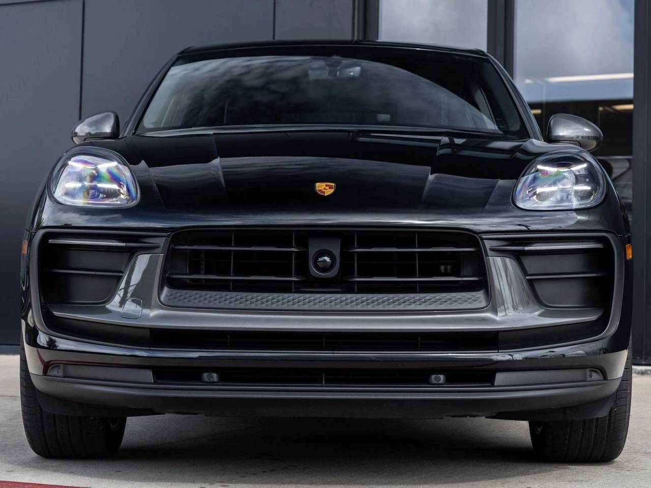 2023 Porsche Macan Macan T (MY23)