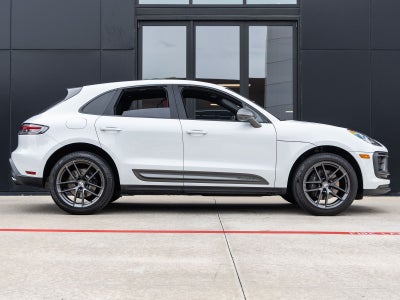 2023 Porsche Macan T