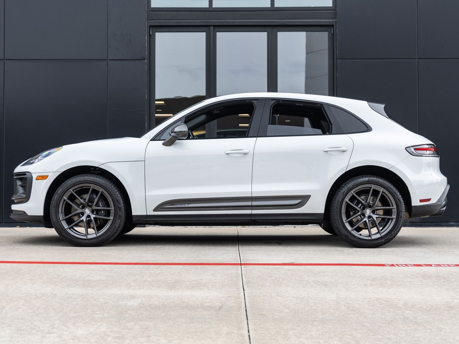 2023 Porsche Macan T