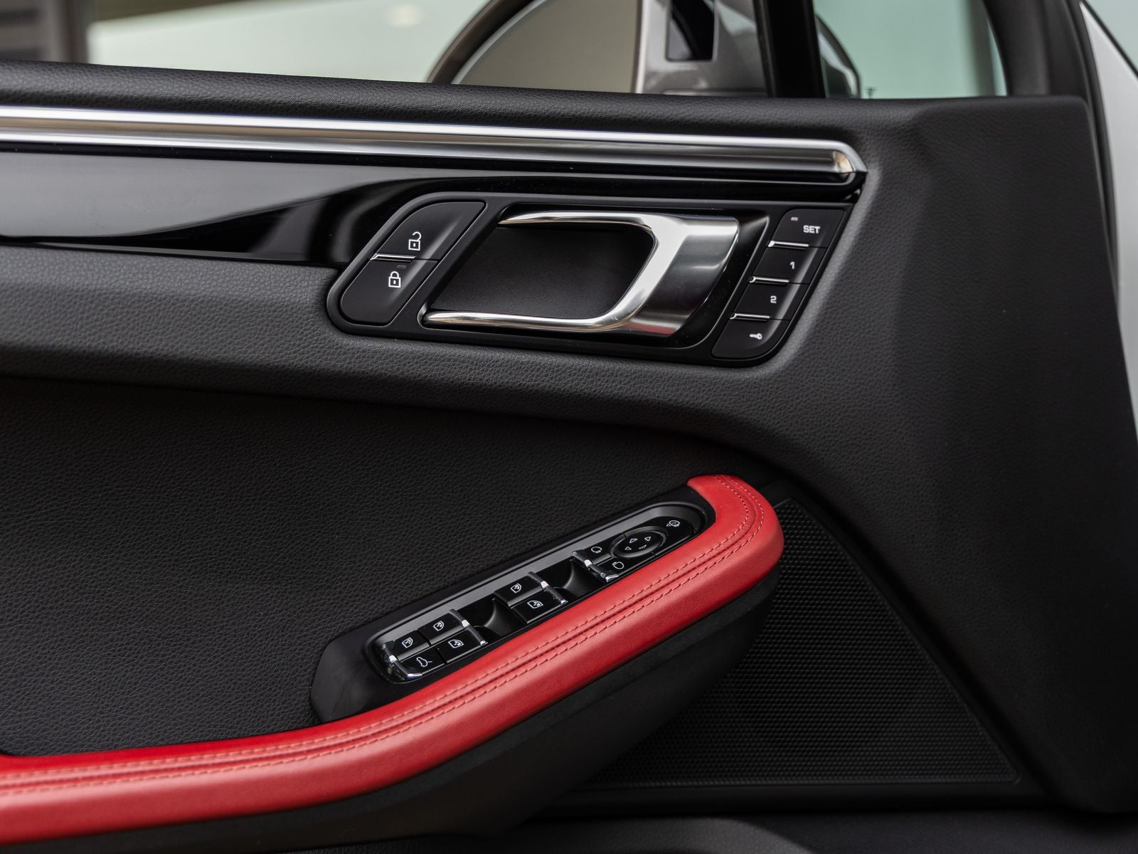 2023 Porsche Macan T