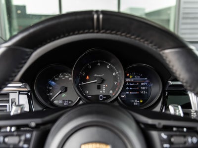 2023 Porsche Macan T