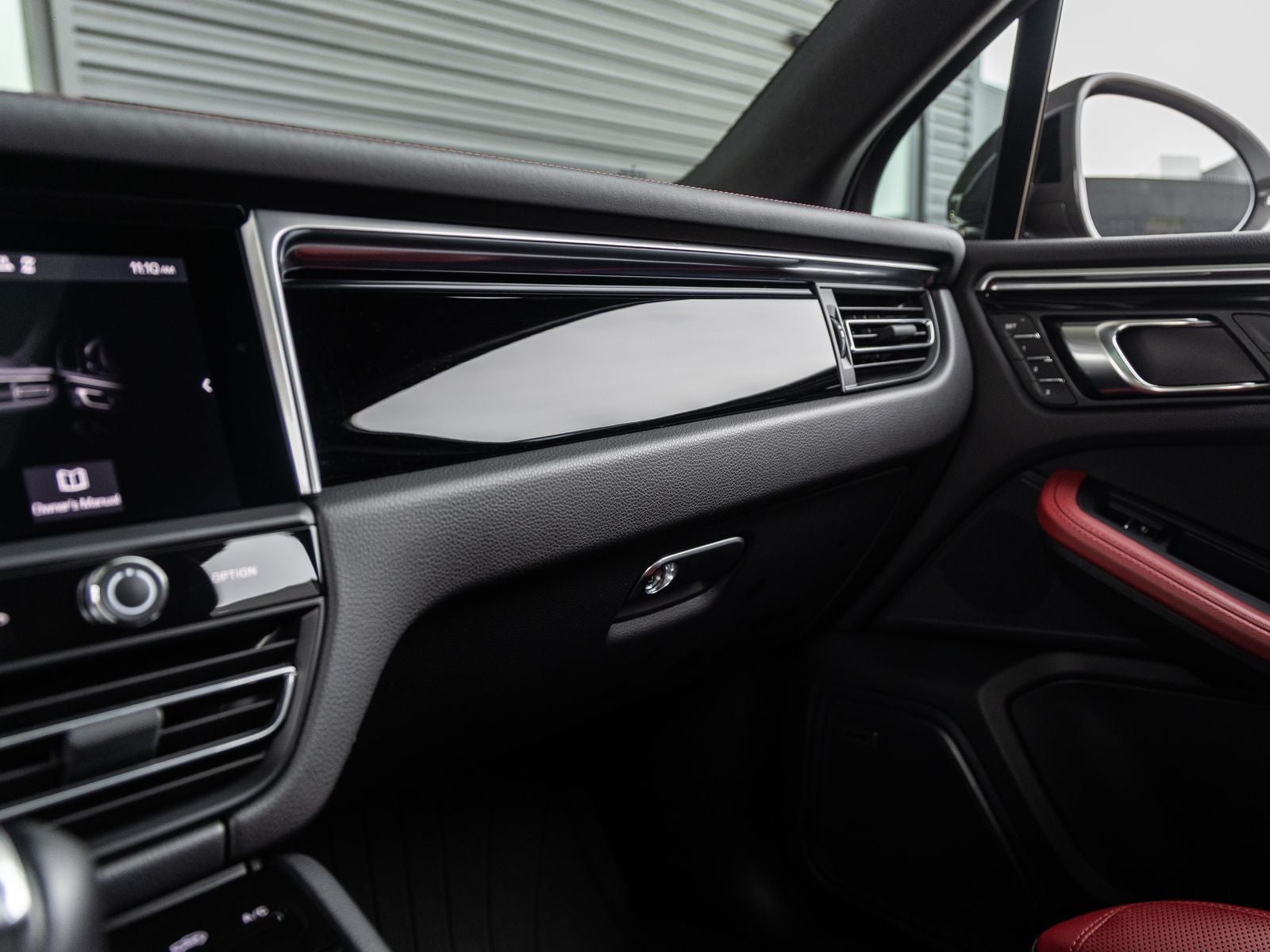 2023 Porsche Macan T