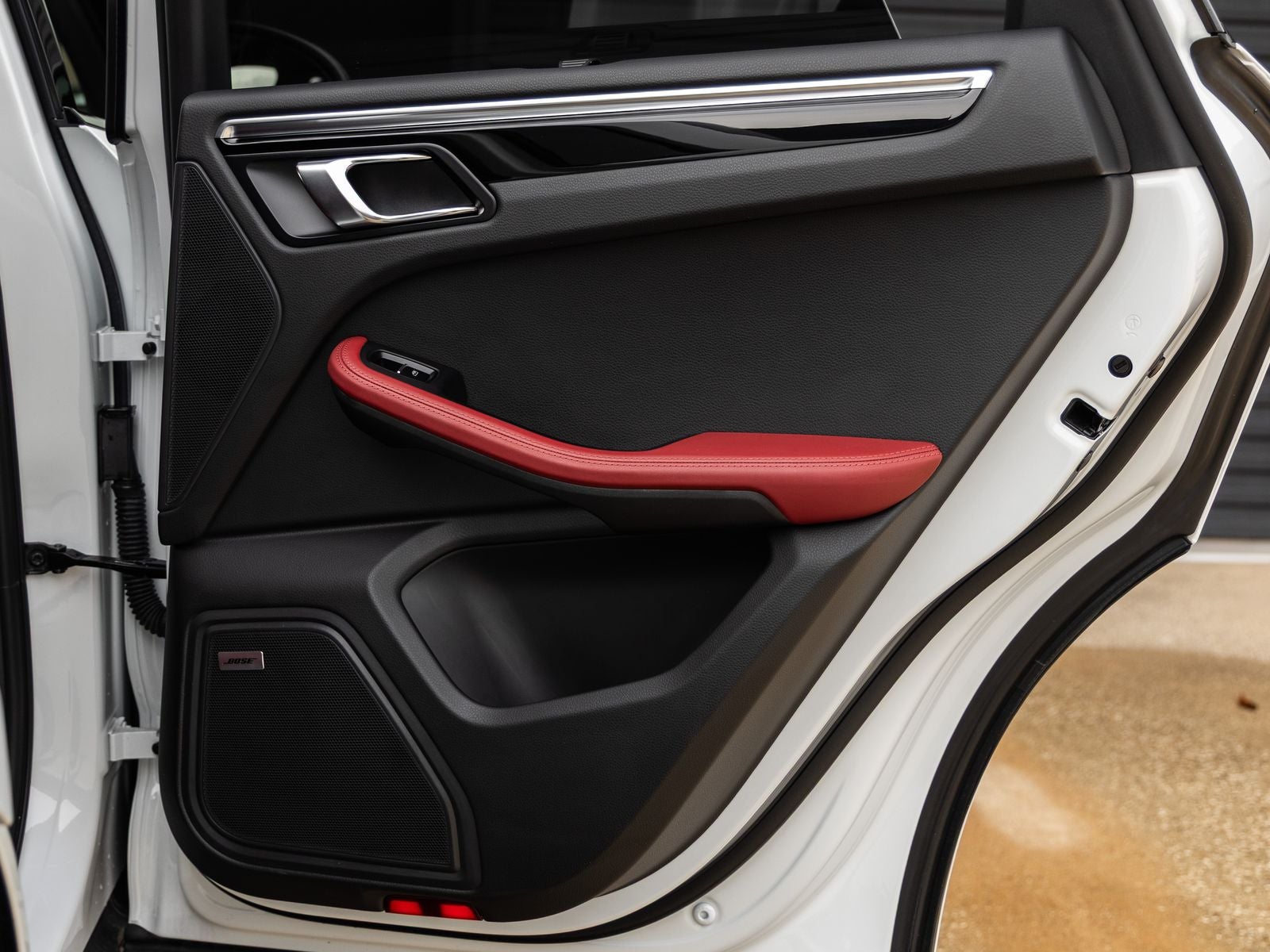 2023 Porsche Macan T