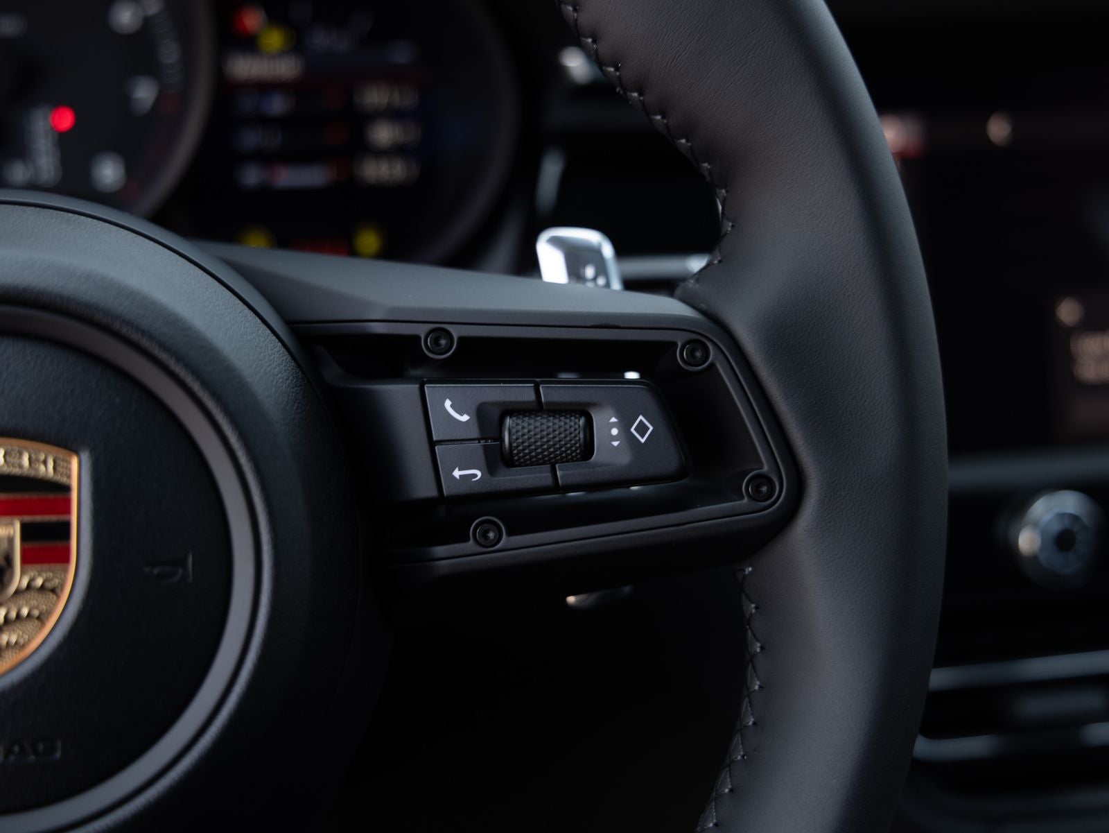 2026 Porsche Macan AWD