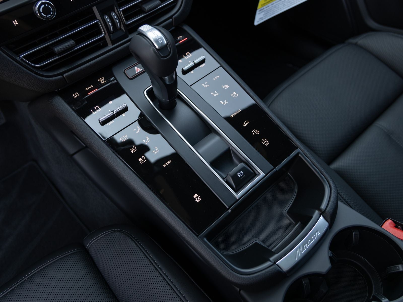 2026 Porsche Macan AWD