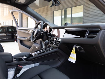 2026 Porsche Macan AWD