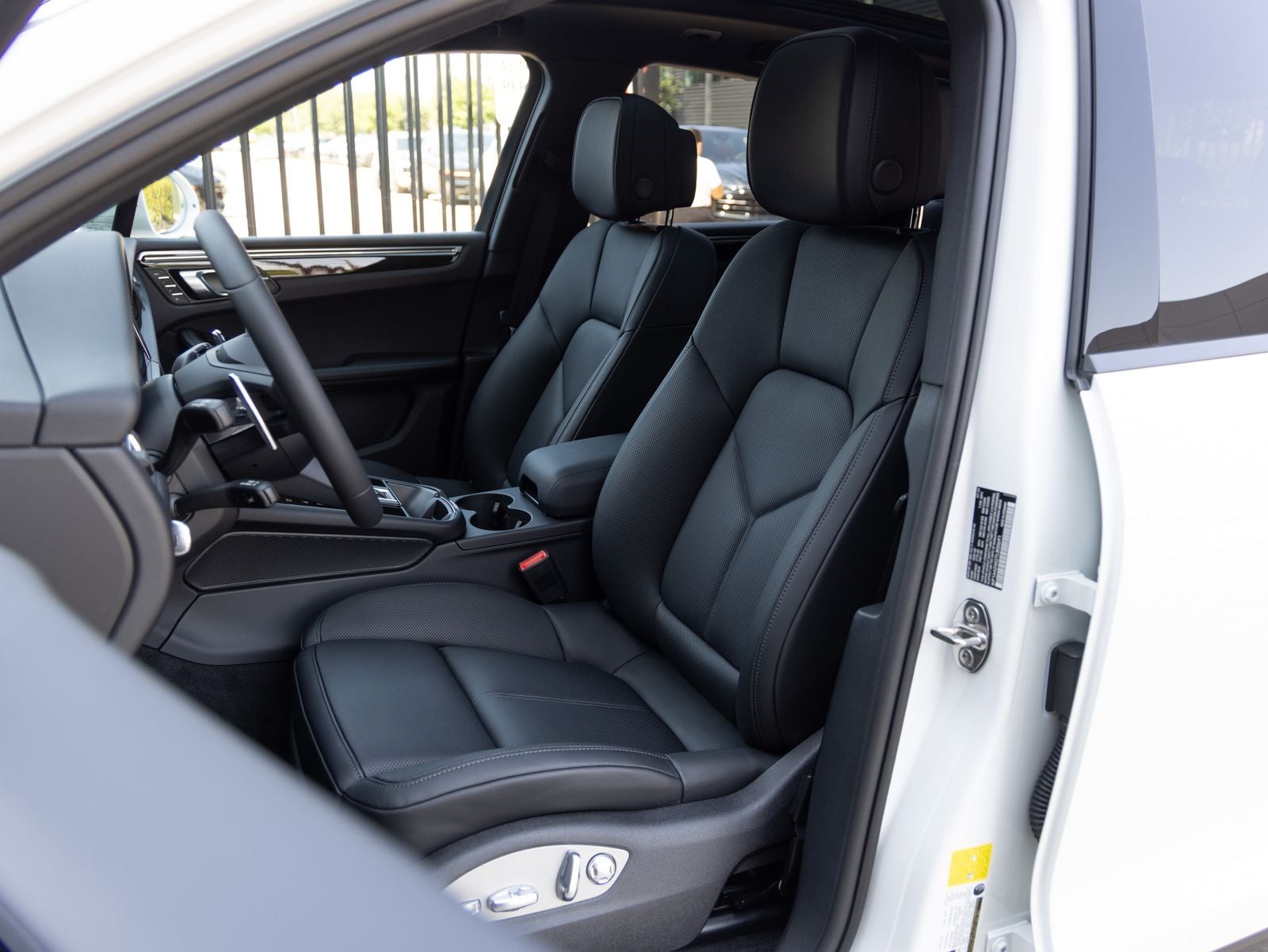 2026 Porsche Macan AWD