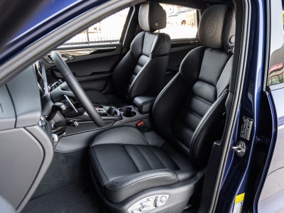 2026 Porsche Macan AWD