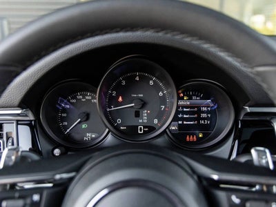 2026 Porsche Macan AWD
