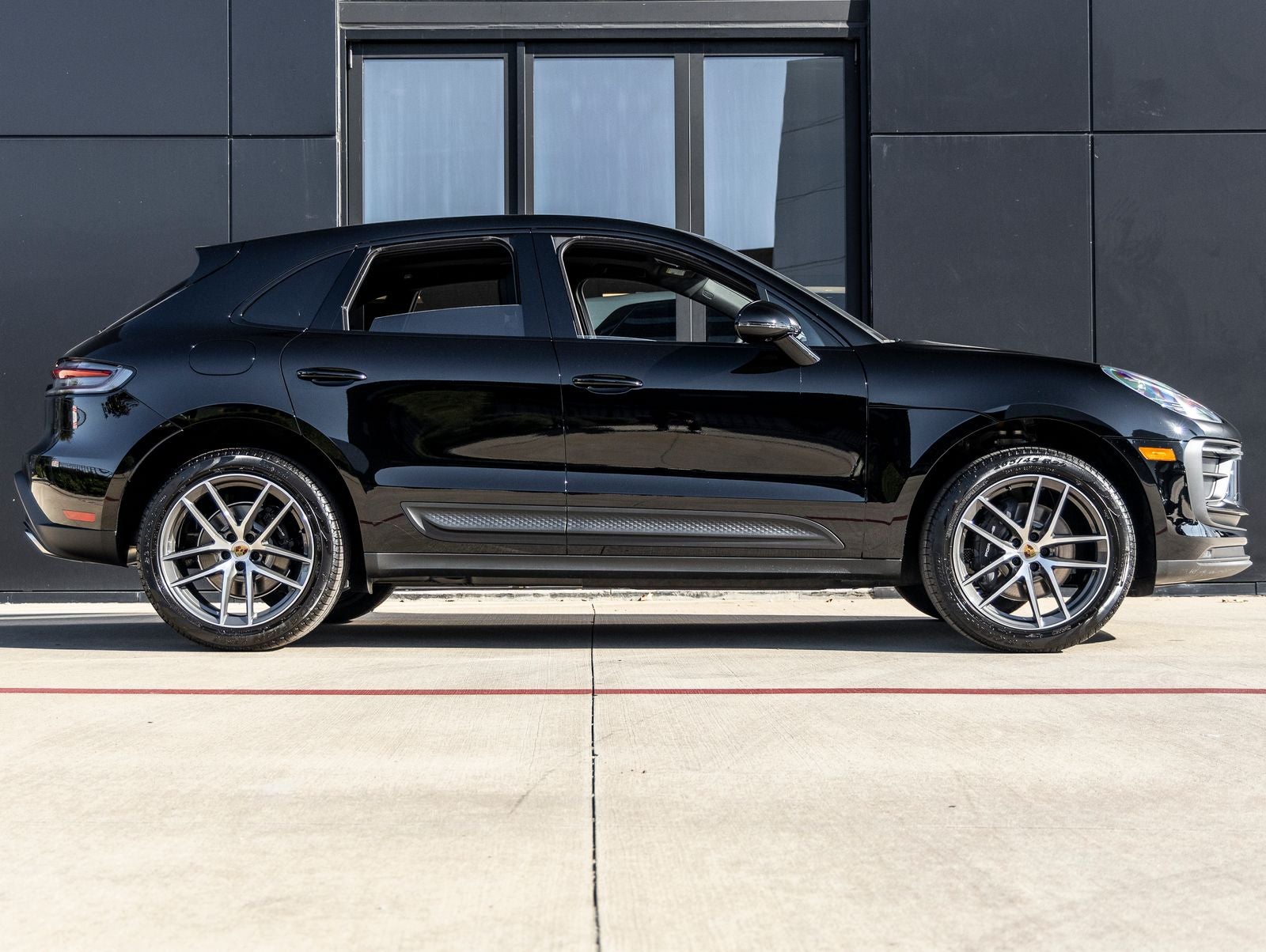 2026 Porsche Macan AWD