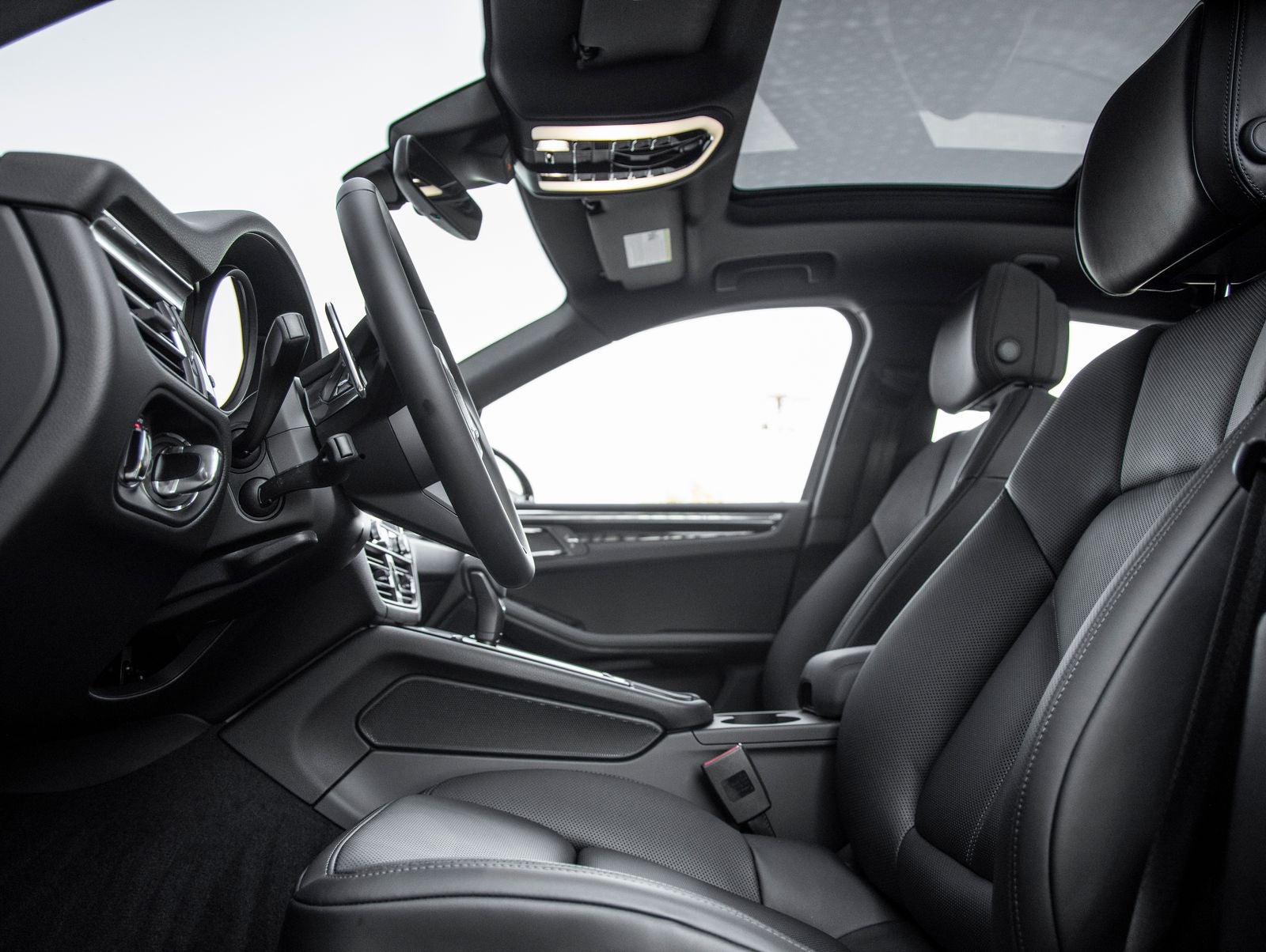 2026 Porsche Macan AWD