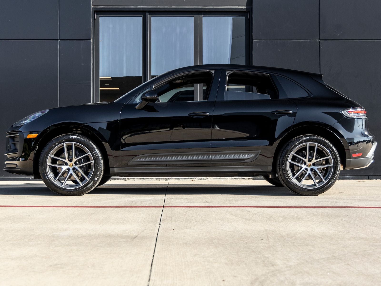 2026 Porsche Macan AWD