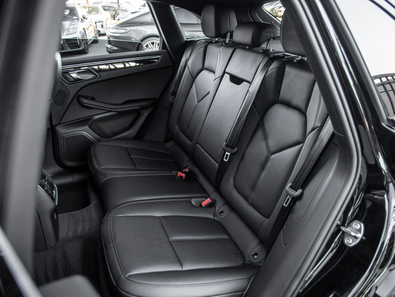 2026 Porsche Macan AWD