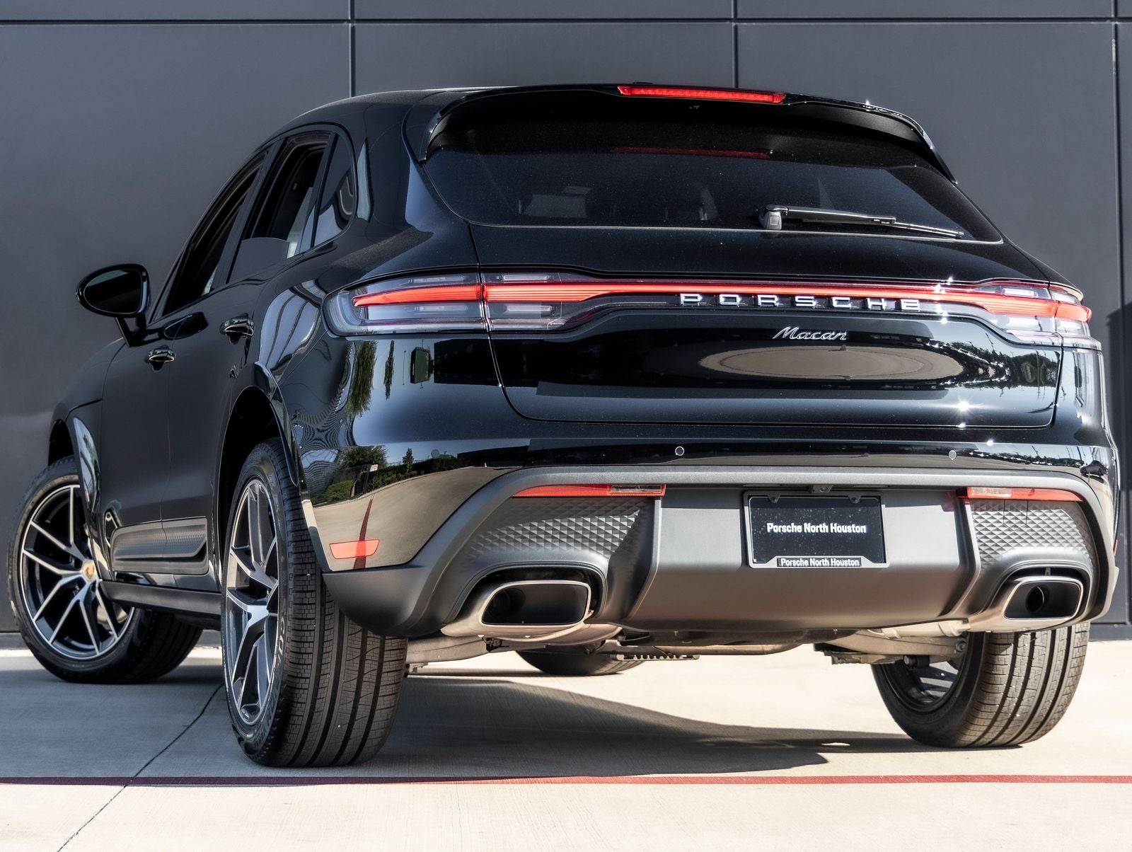 2026 Porsche Macan AWD