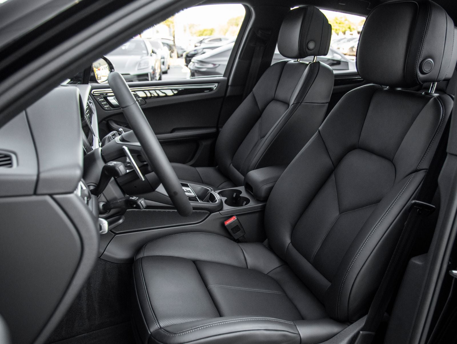 2026 Porsche Macan AWD