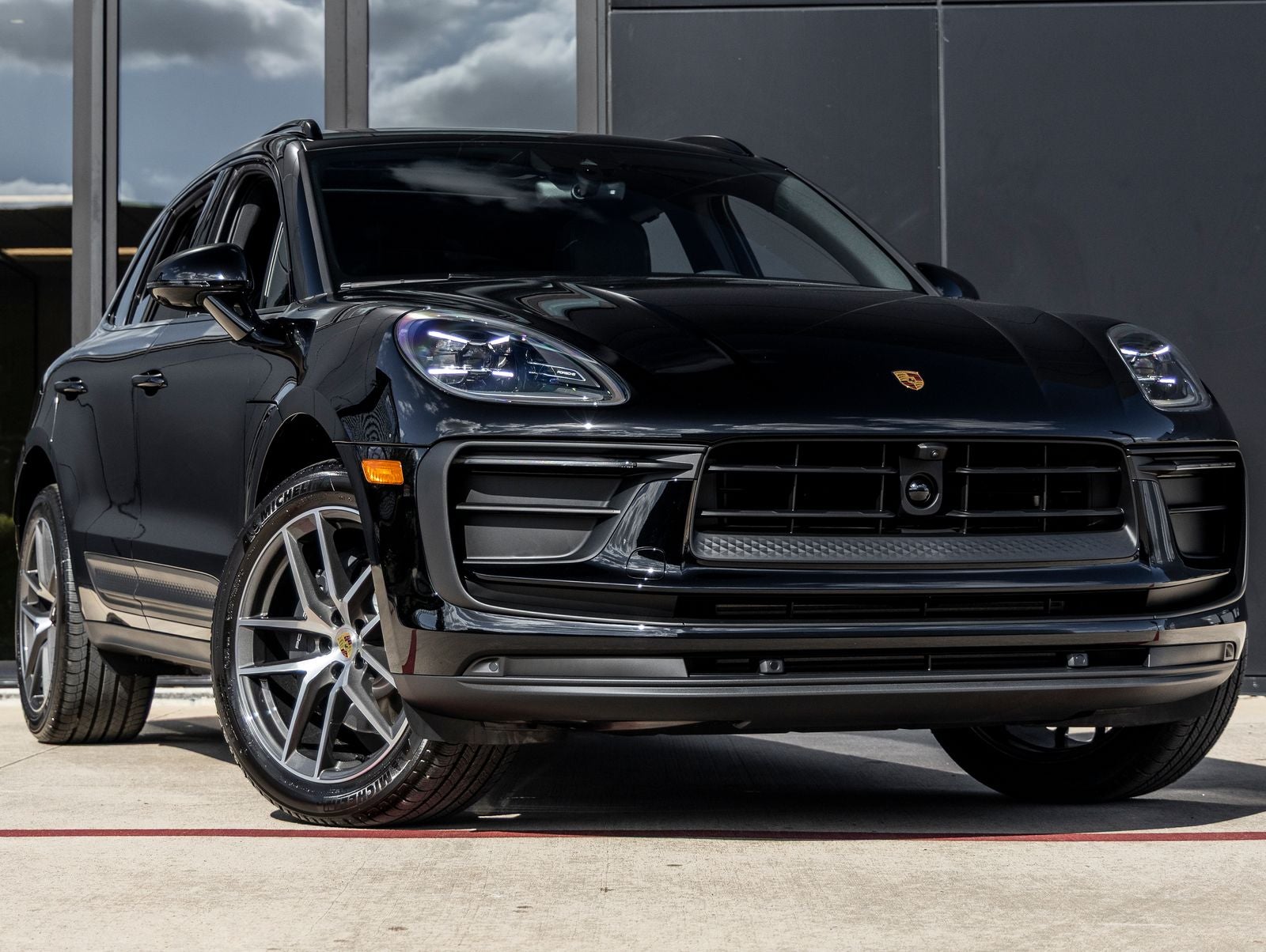 2026 Porsche Macan Base