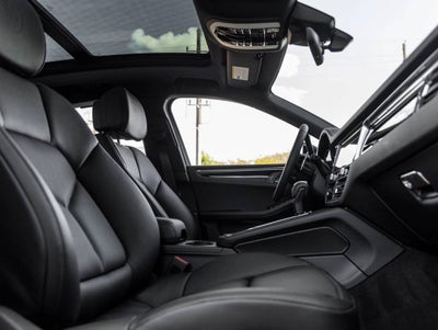 2026 Porsche Macan AWD