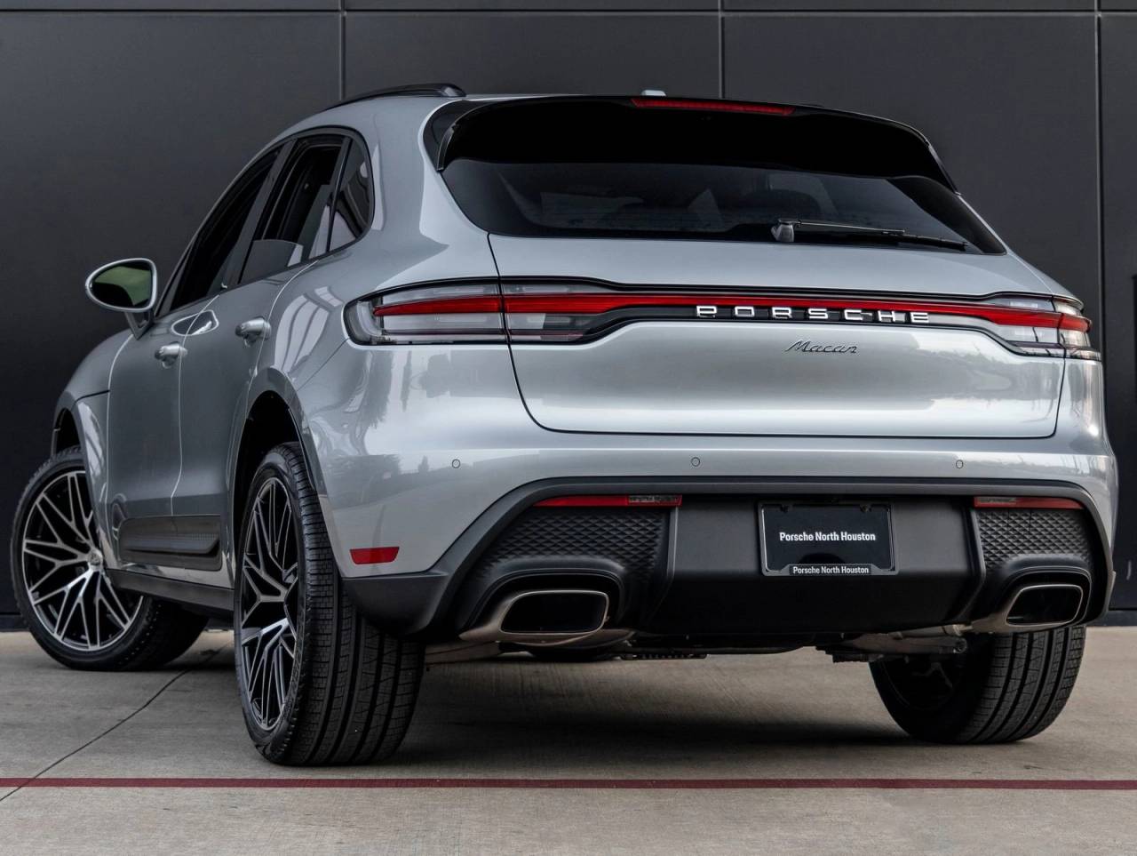 2026 Porsche Macan AWD