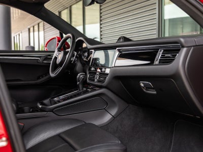 2023 Porsche Macan Macan (MY23)