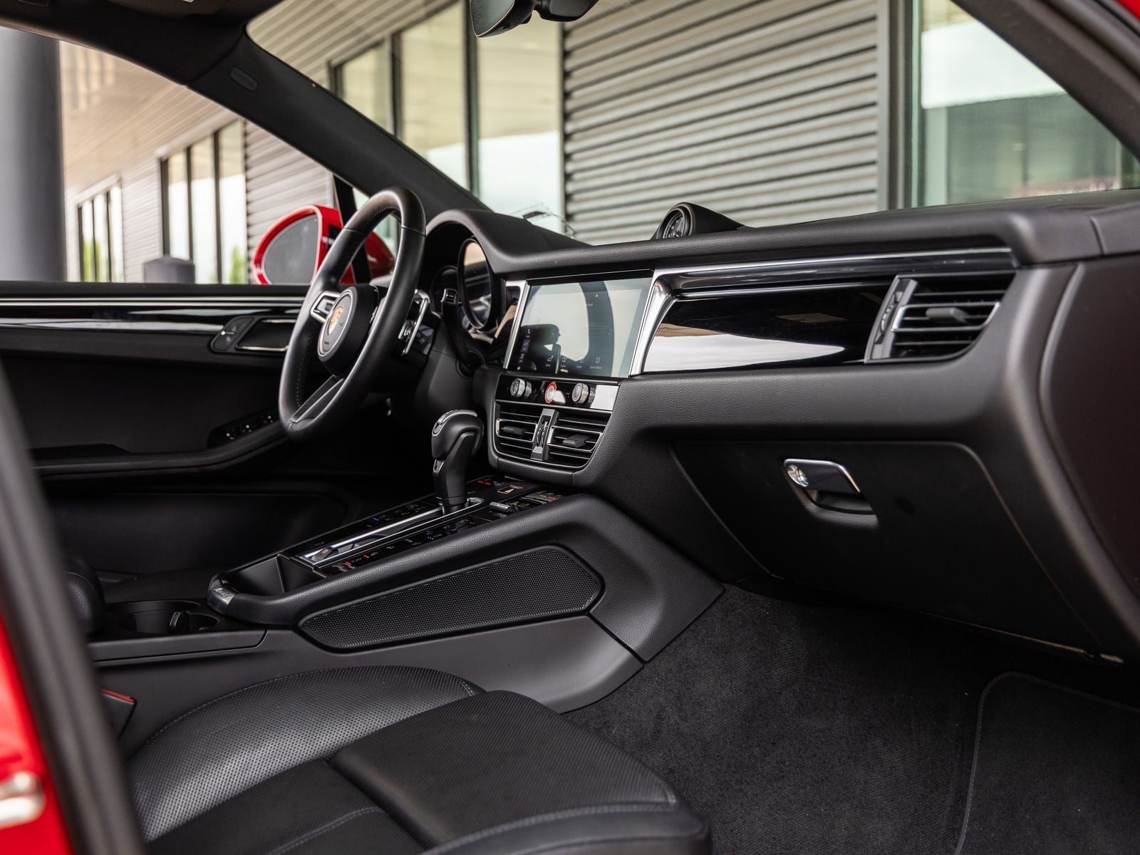 2023 Porsche Macan Macan (MY23)
