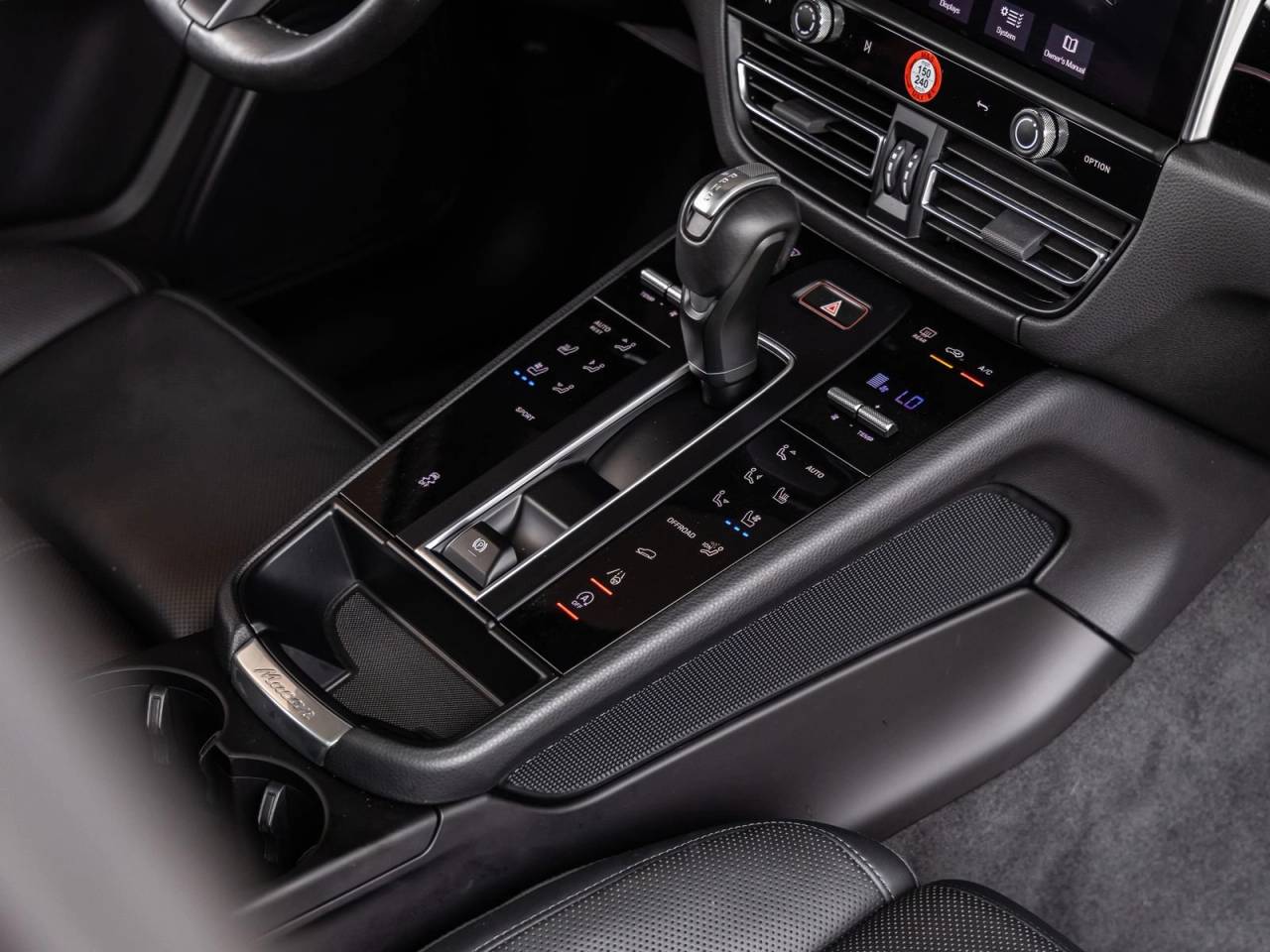 2023 Porsche Macan Macan (MY23)