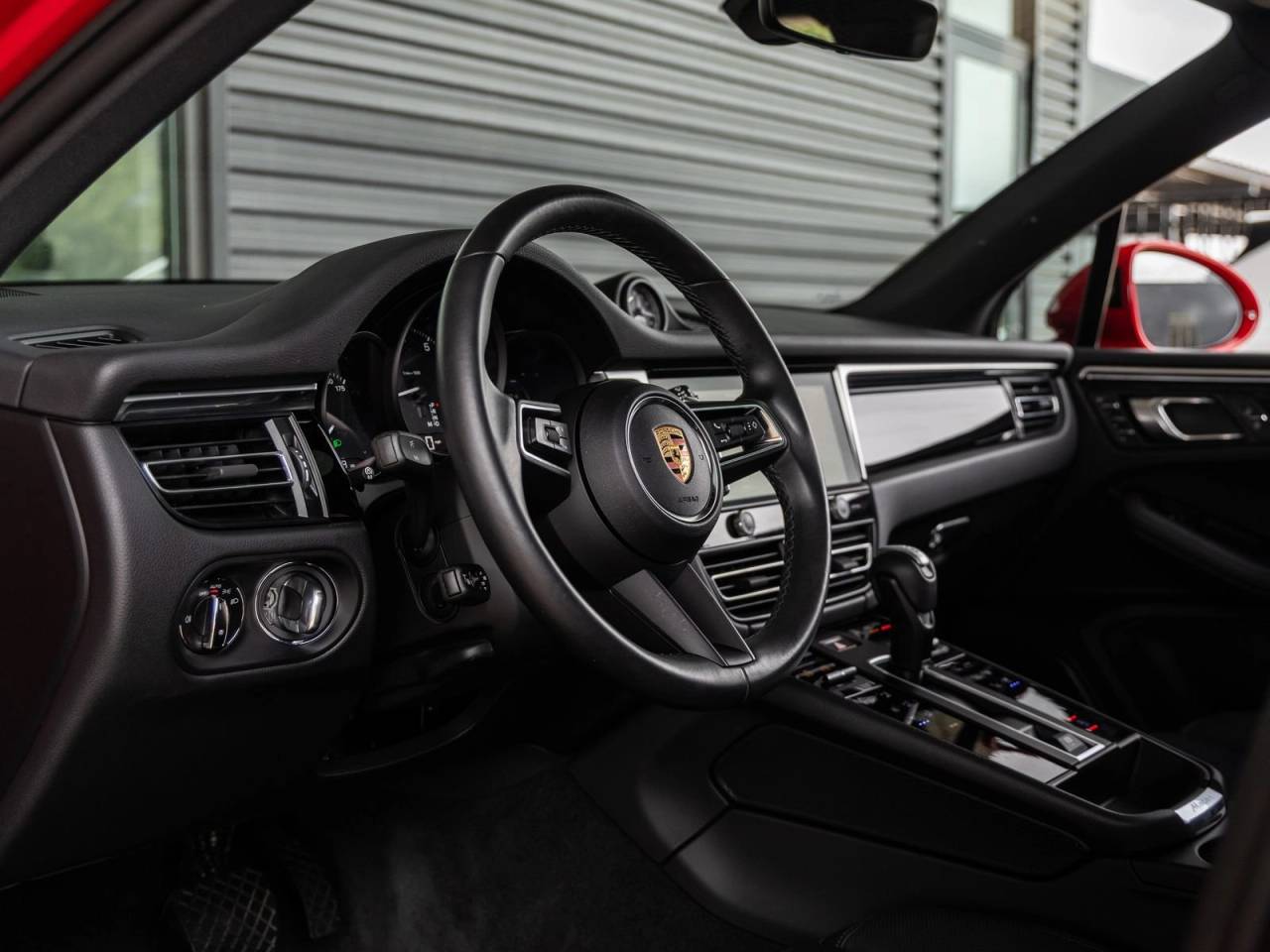 2023 Porsche Macan Macan (MY23)