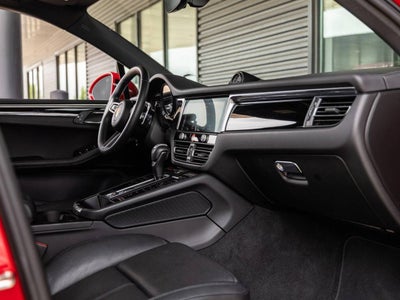 2023 Porsche Macan Macan (MY23)