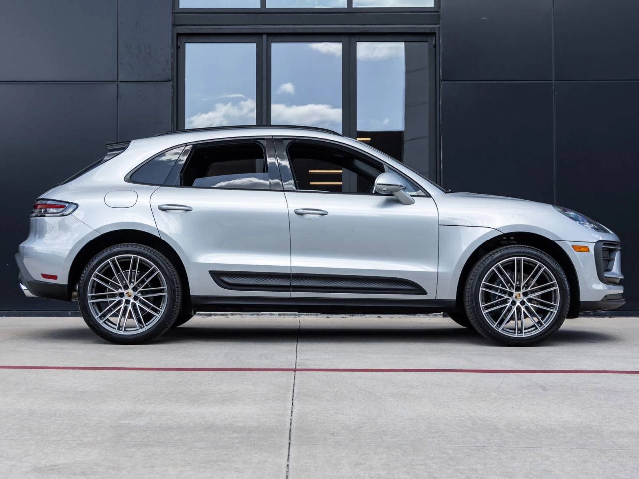 2026 Porsche Macan AWD