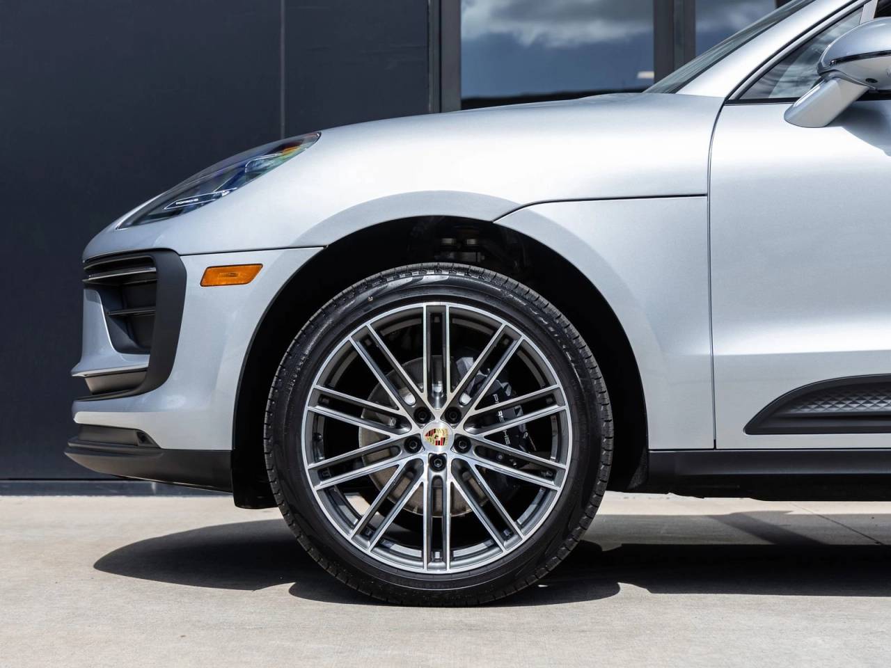 2026 Porsche Macan AWD