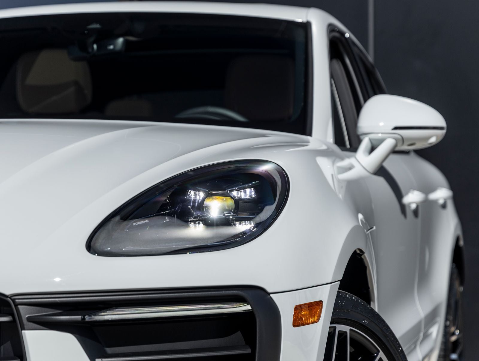 2026 Porsche Macan Base