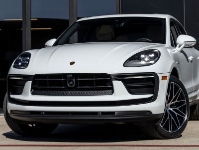 2026 Porsche Macan Base