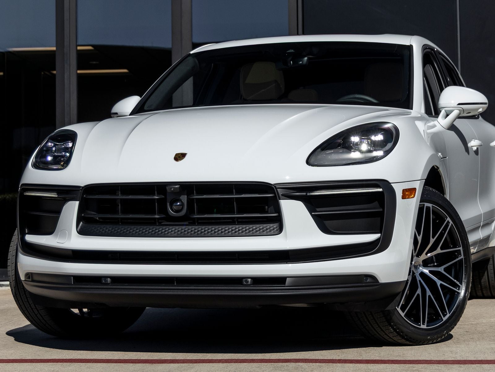 2026 Porsche Macan Base