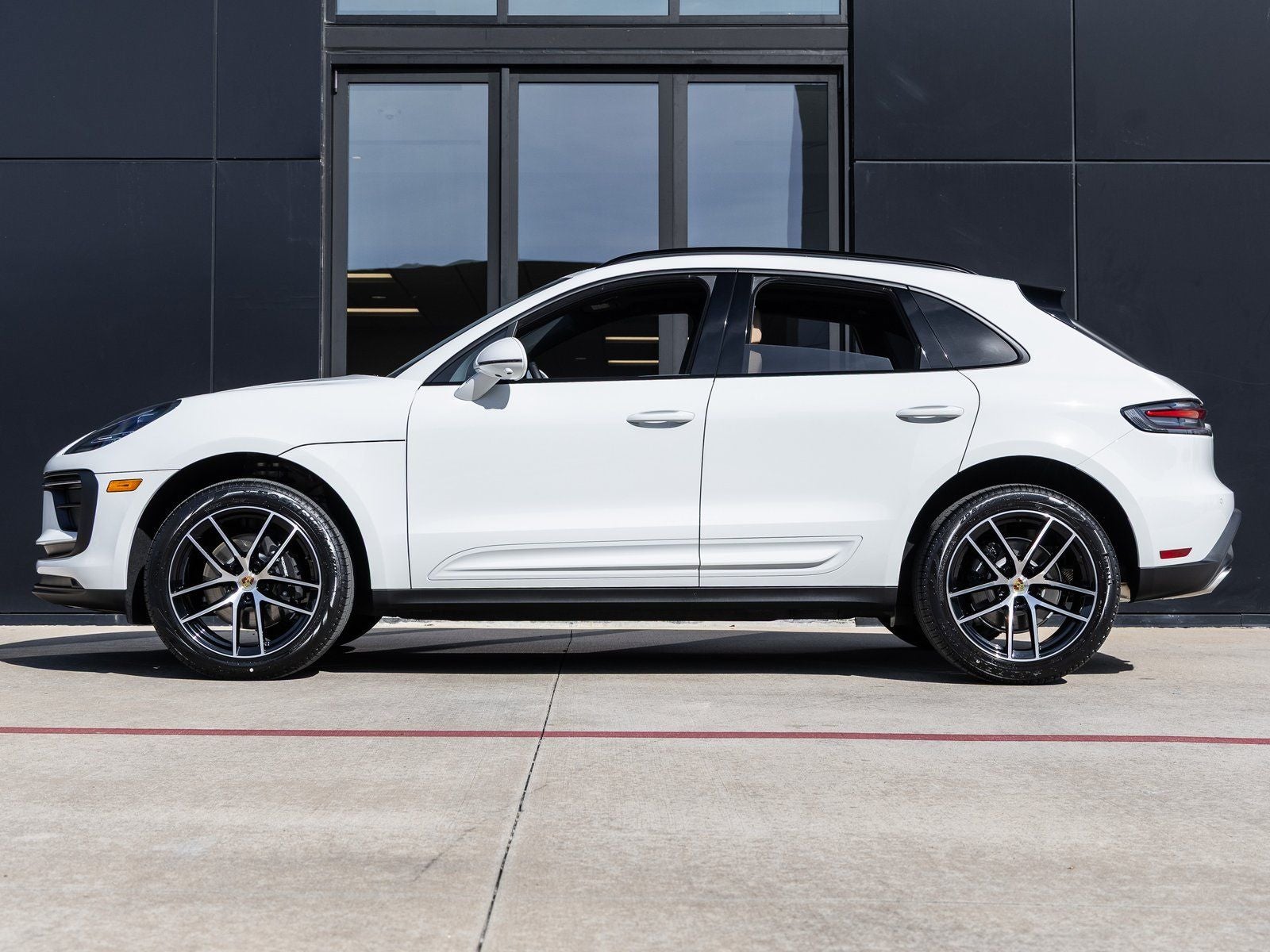 2026 Porsche Macan AWD
