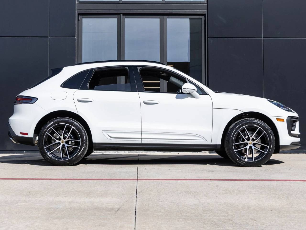 2026 Porsche Macan AWD