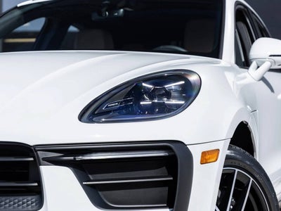 2026 Porsche Macan AWD