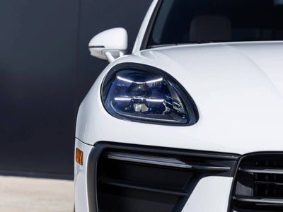 2026 Porsche Macan AWD