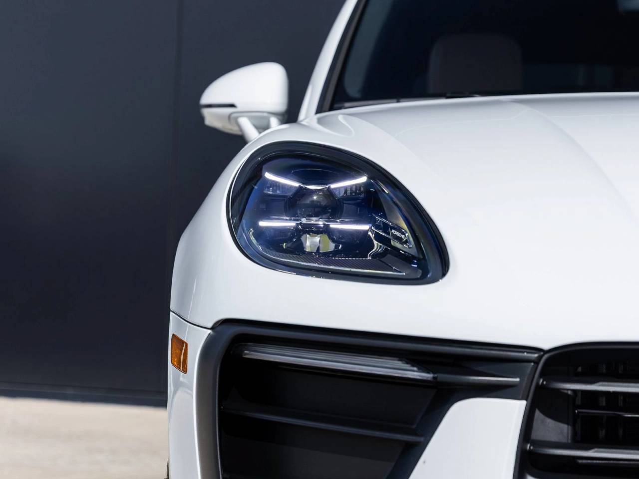 2026 Porsche Macan AWD