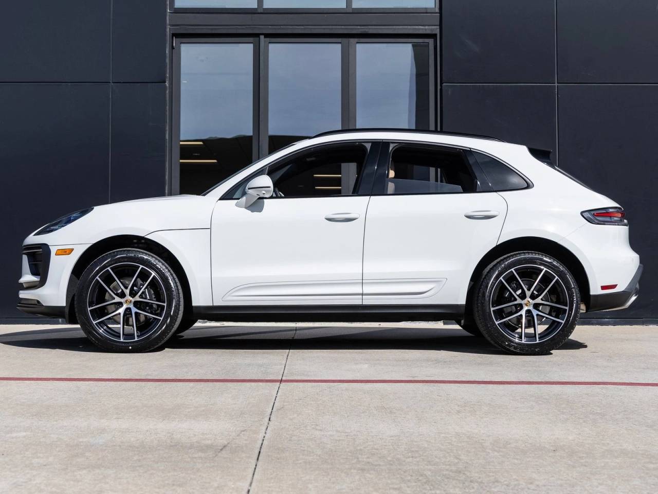 2026 Porsche Macan AWD